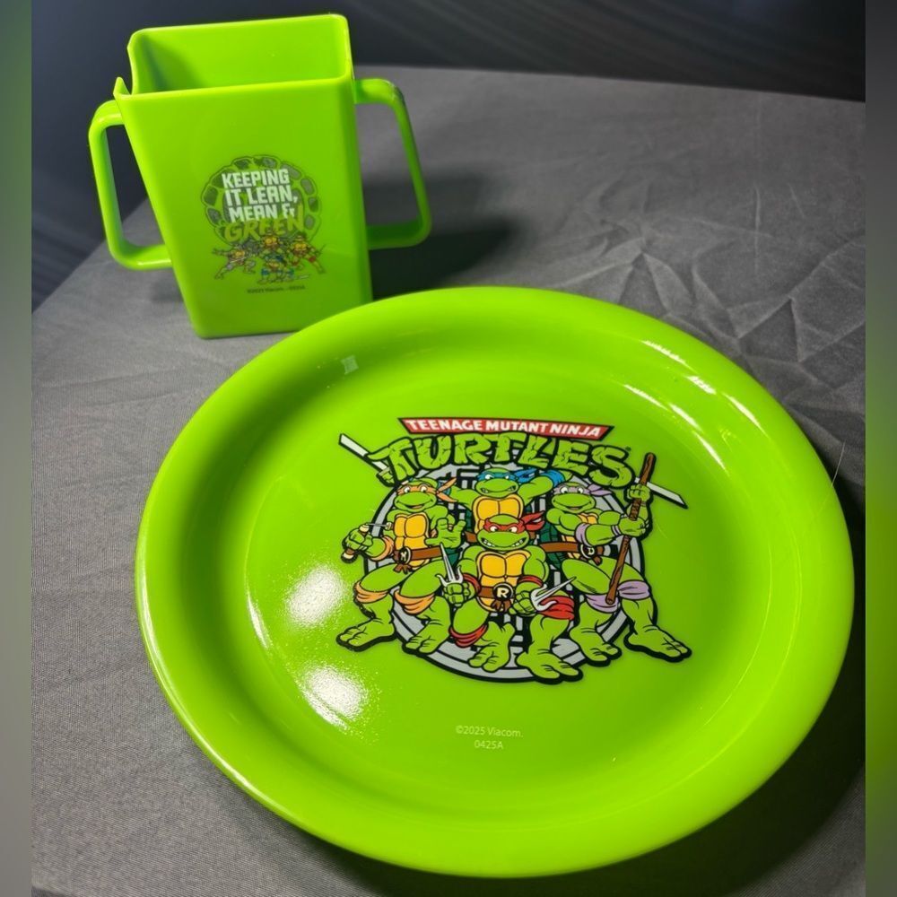 NEW Nickelodeon Teenage Mutant Ninja Turtles Plastic Dinner Set NWT